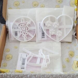 NWT, Veterinary Cookie Cutters, Graduation